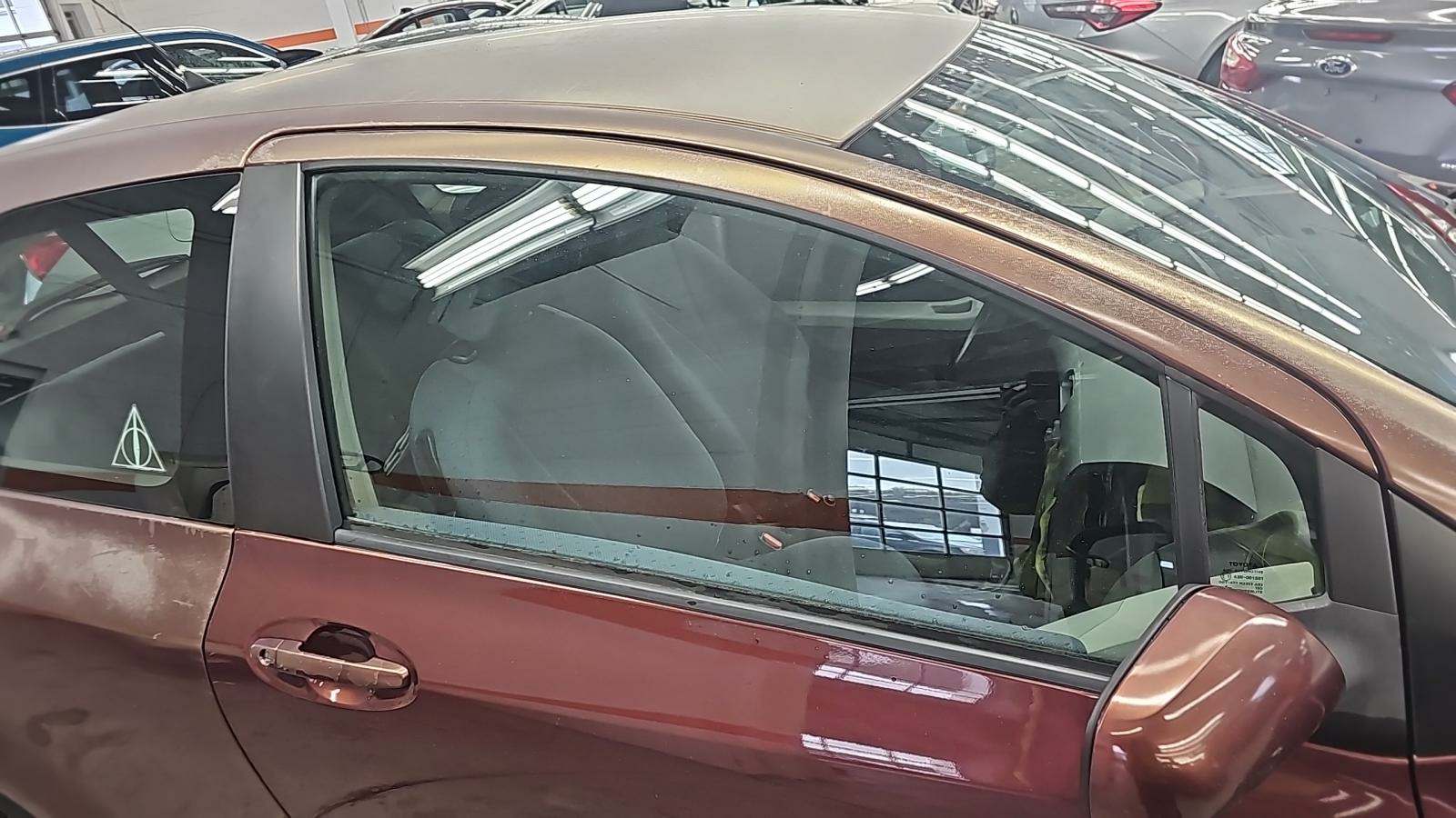 2010 Toyota Yaris Base FWD