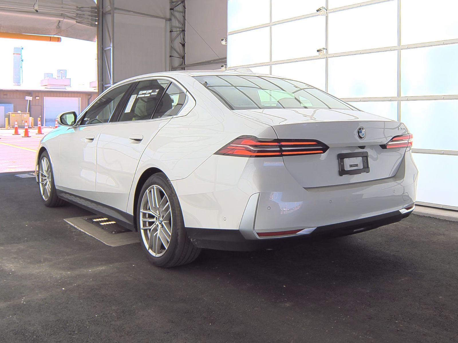 2025 BMW 5 Series 530i RWD
