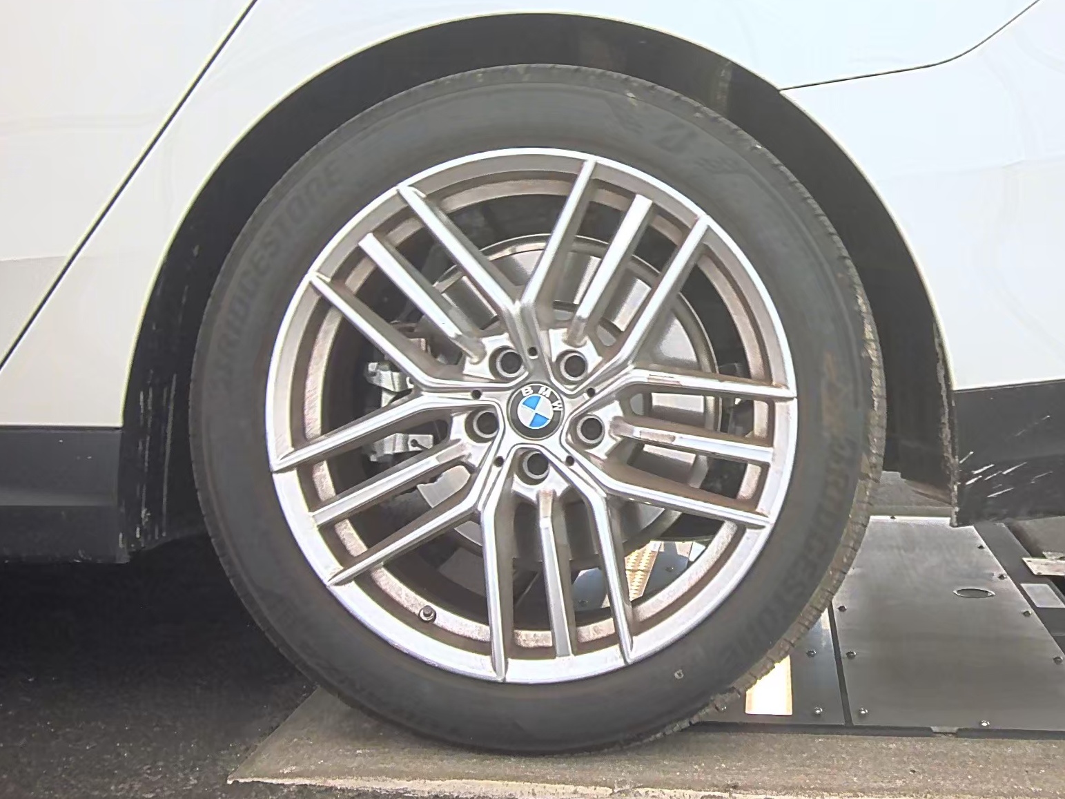 2025 BMW 5 Series 530i RWD