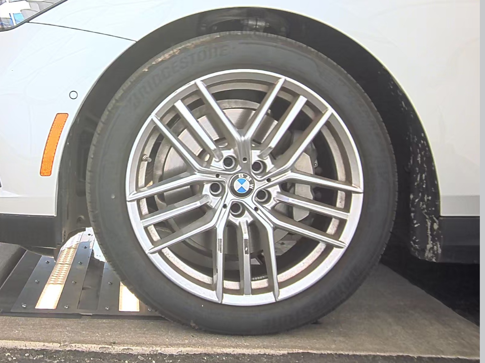 2025 BMW 5 Series 530i RWD