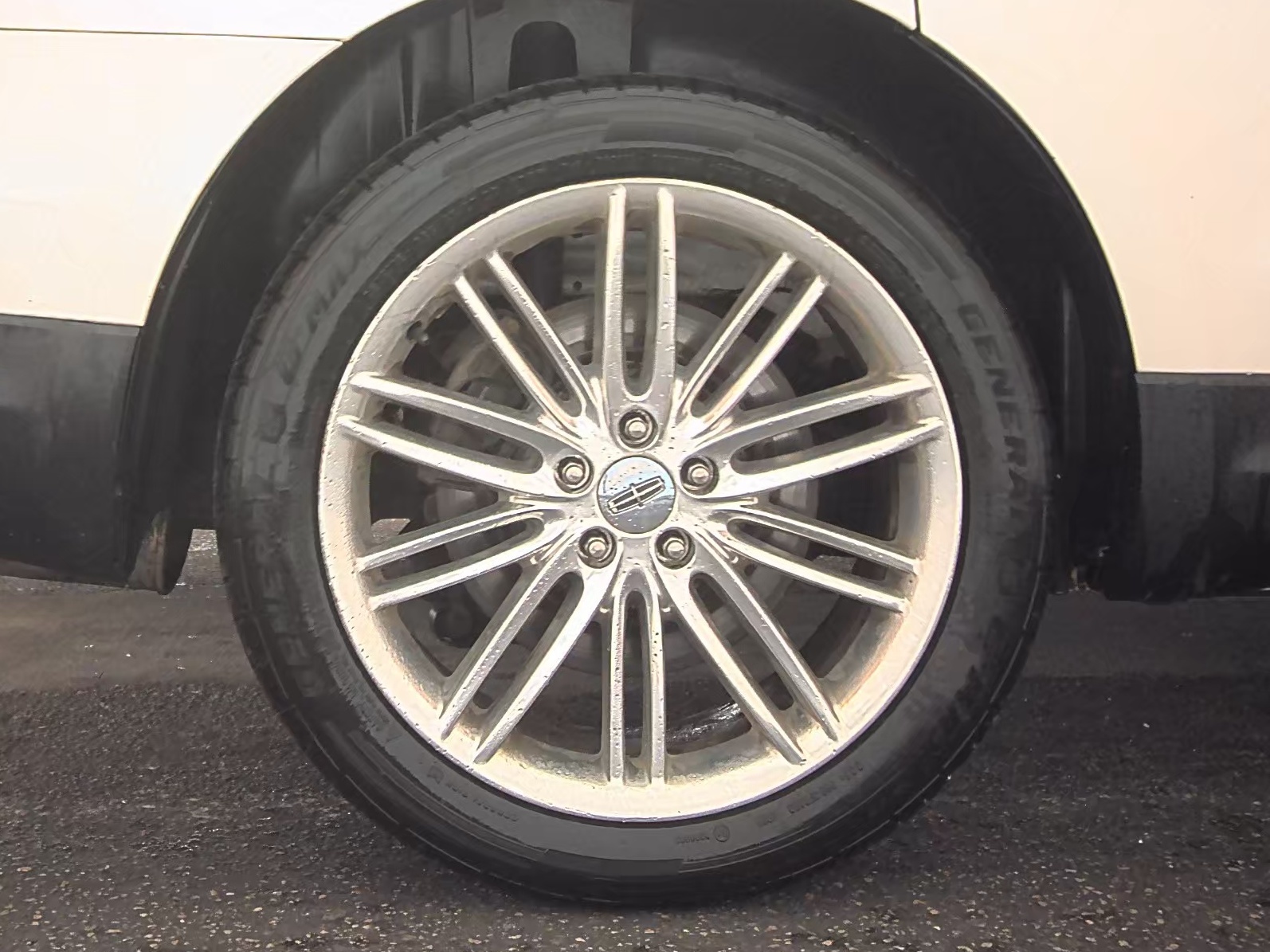 2019 Lincoln MKT Reserve AWD