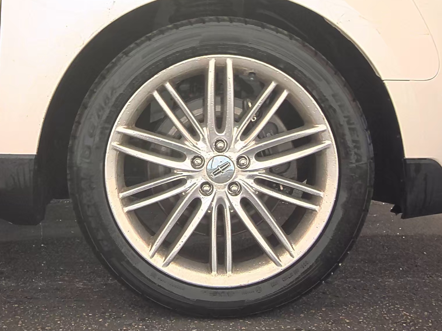 2019 Lincoln MKT Reserve AWD