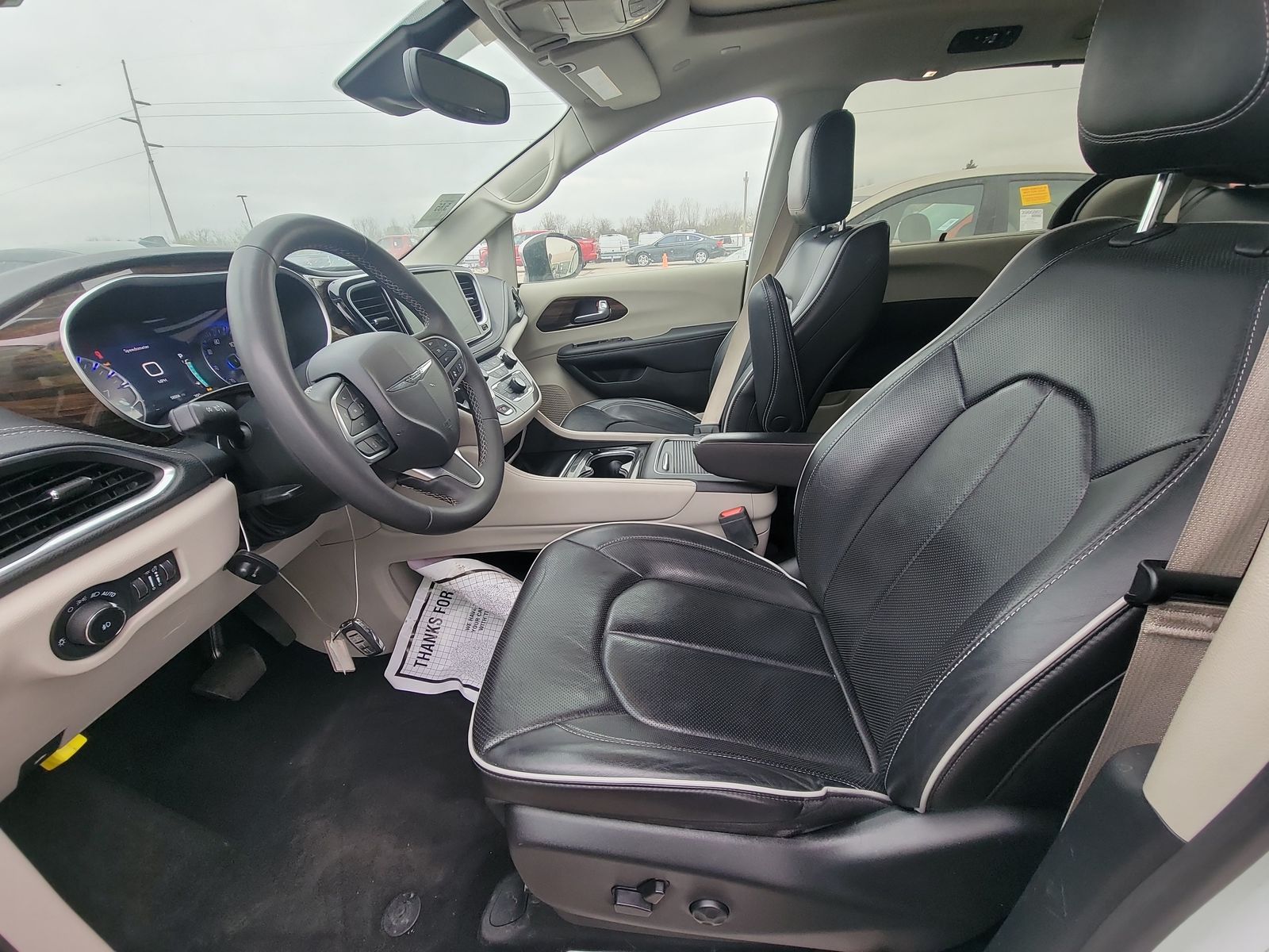 2023 Chrysler Pacifica Limited FWD