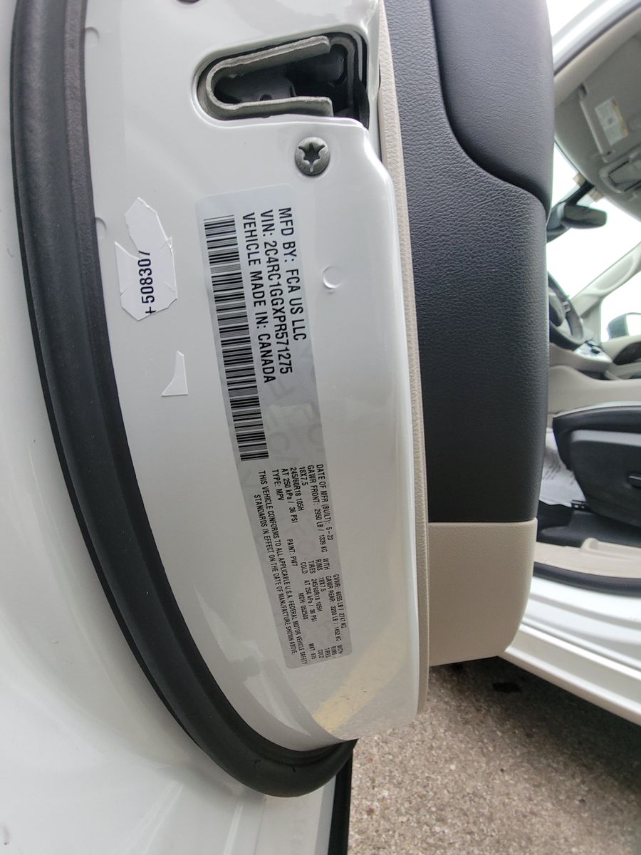 2023 Chrysler Pacifica Limited FWD