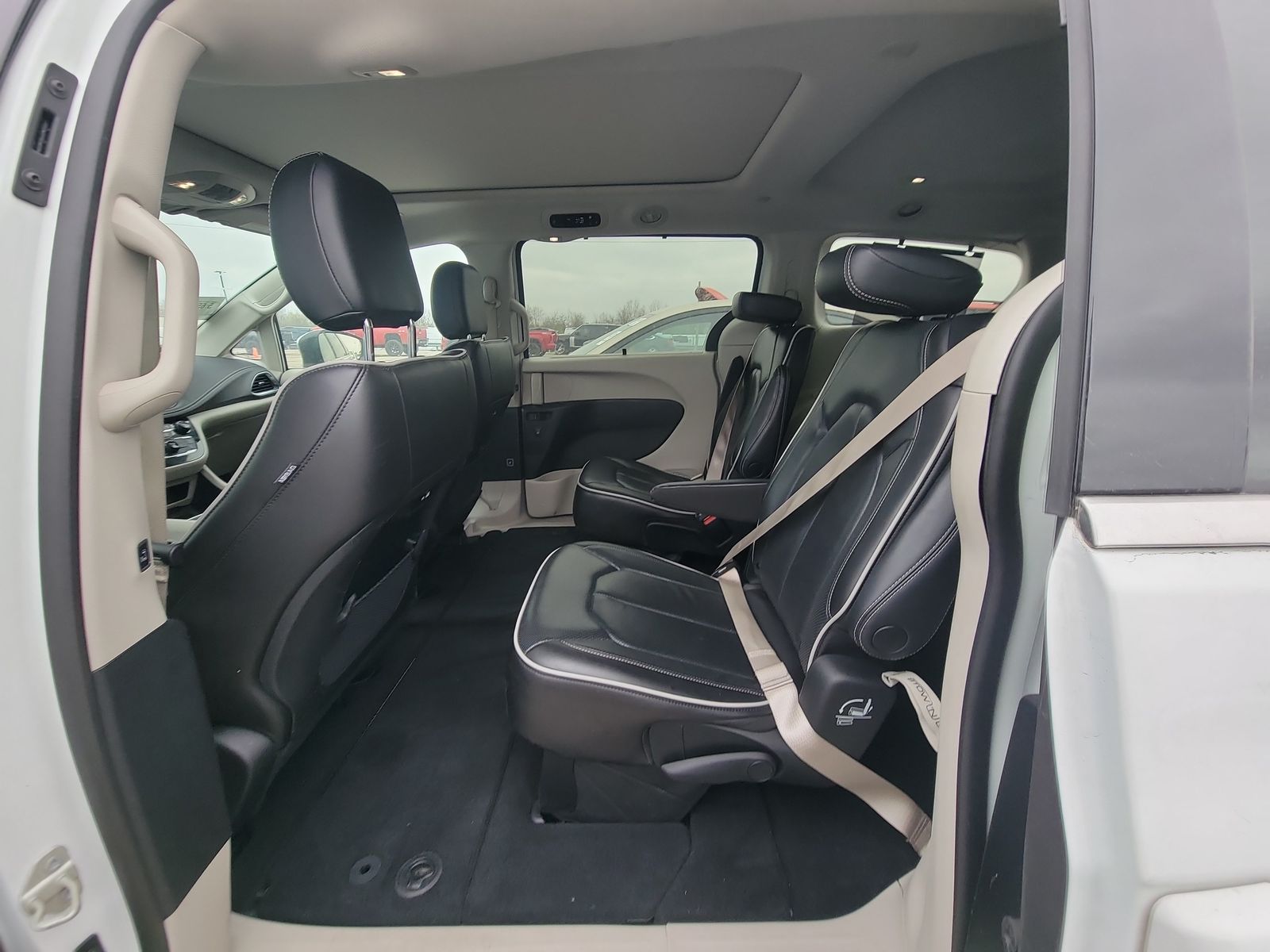 2023 Chrysler Pacifica Limited FWD