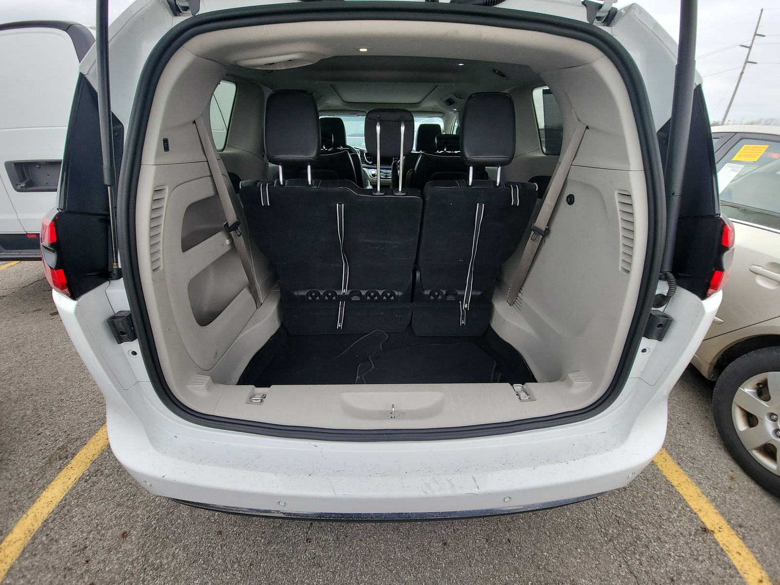 2023 Chrysler Pacifica Limited FWD