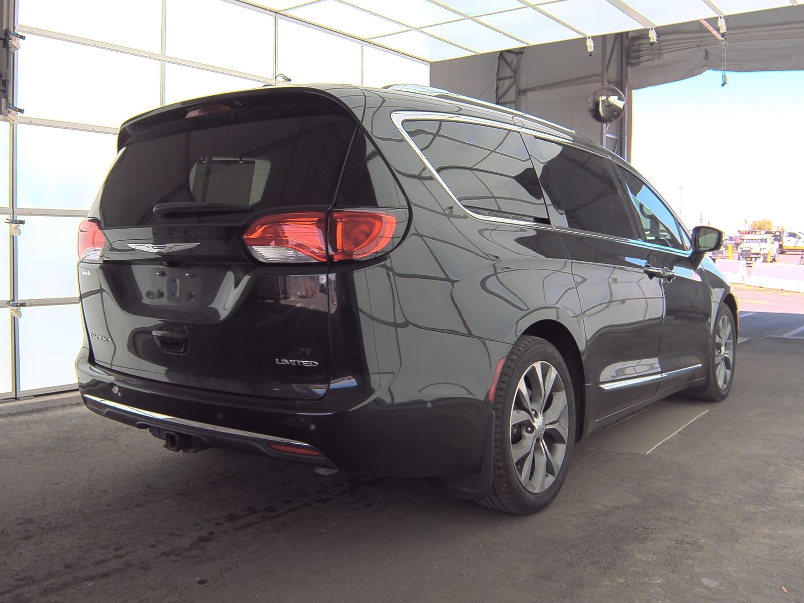 2018 Chrysler Pacifica Limited FWD