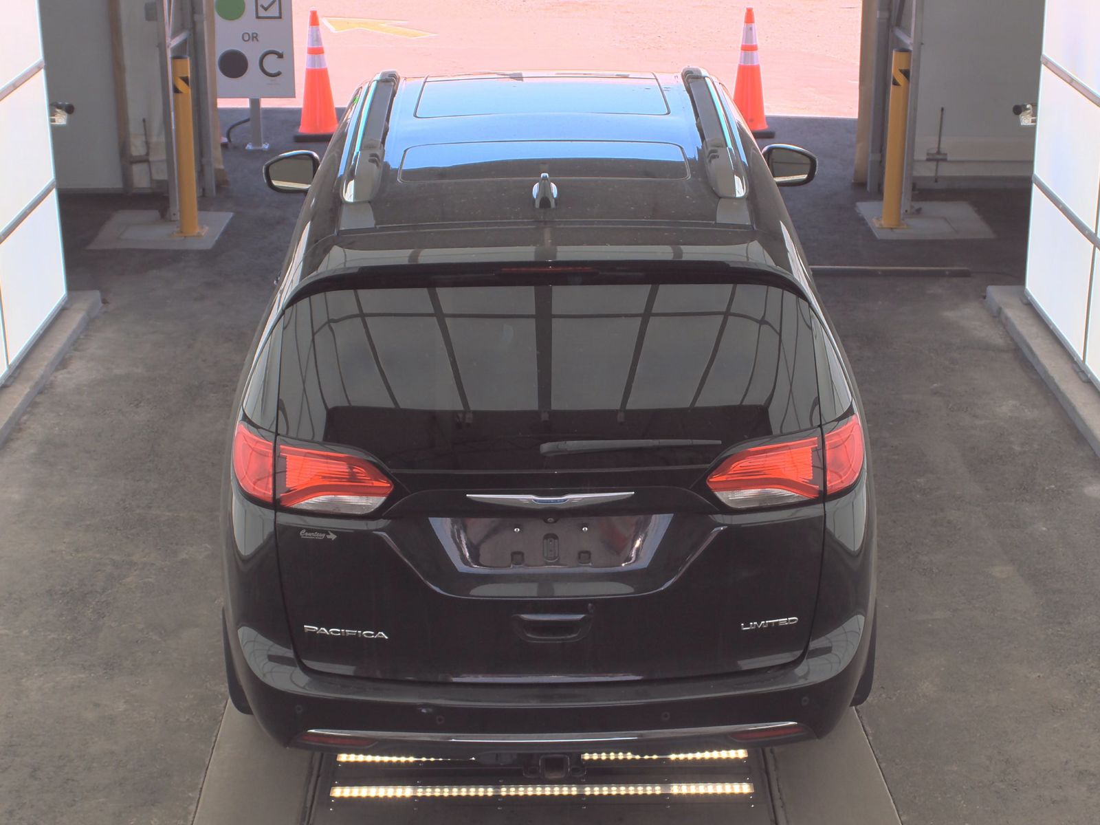2018 Chrysler Pacifica Limited FWD