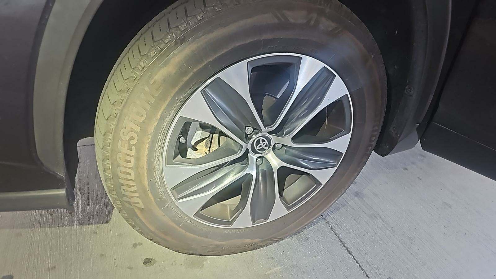 2022 Toyota Highlander Hybrid XLE FWD