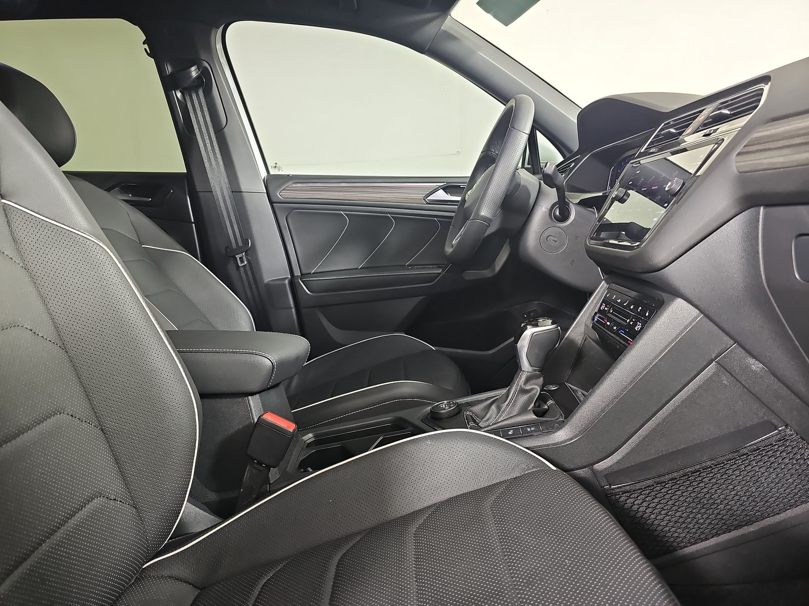 2024 Volkswagen Tiguan 2.0T SEL R-Line AWD