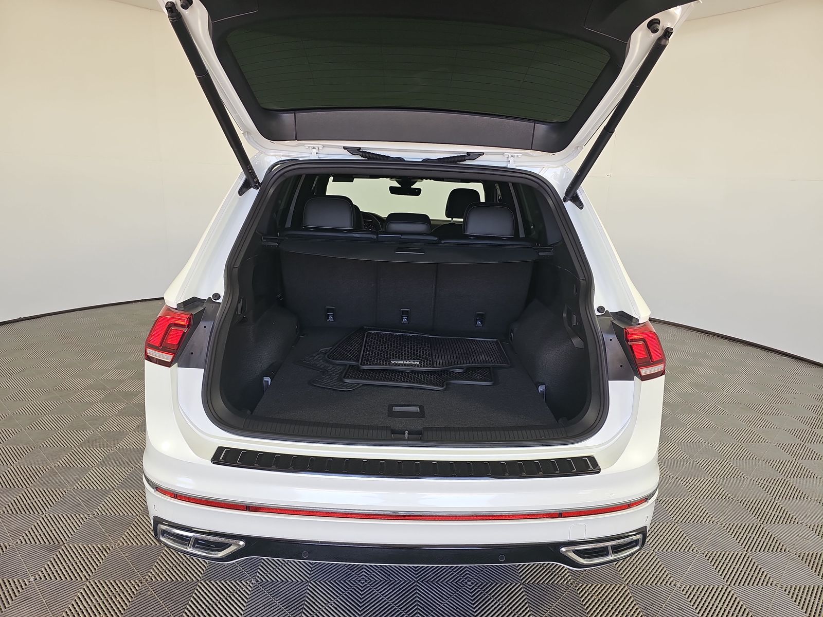 2024 Volkswagen Tiguan 2.0T SEL R-Line AWD