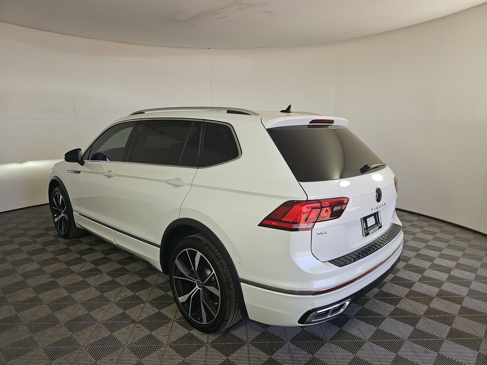 2024 Volkswagen Tiguan 2.0T SEL R-Line AWD