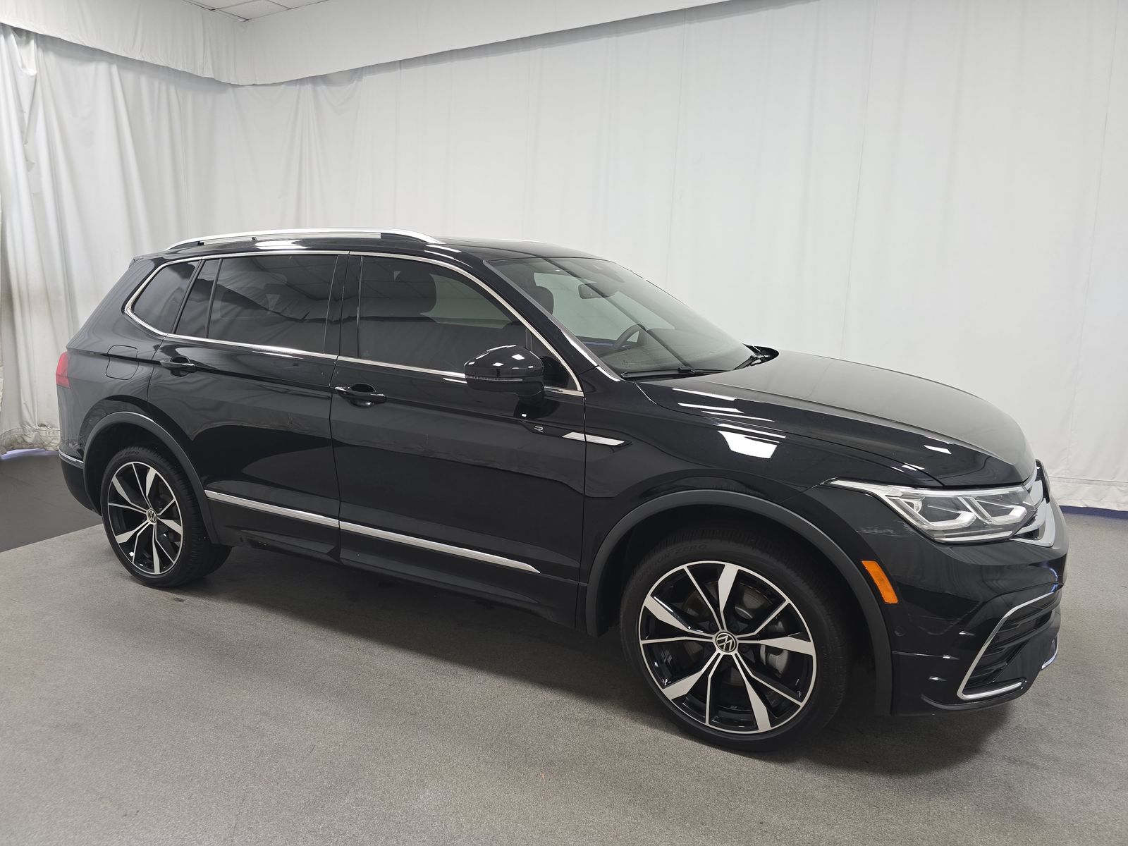 2024 Volkswagen Tiguan 2.0T SEL R-Line AWD