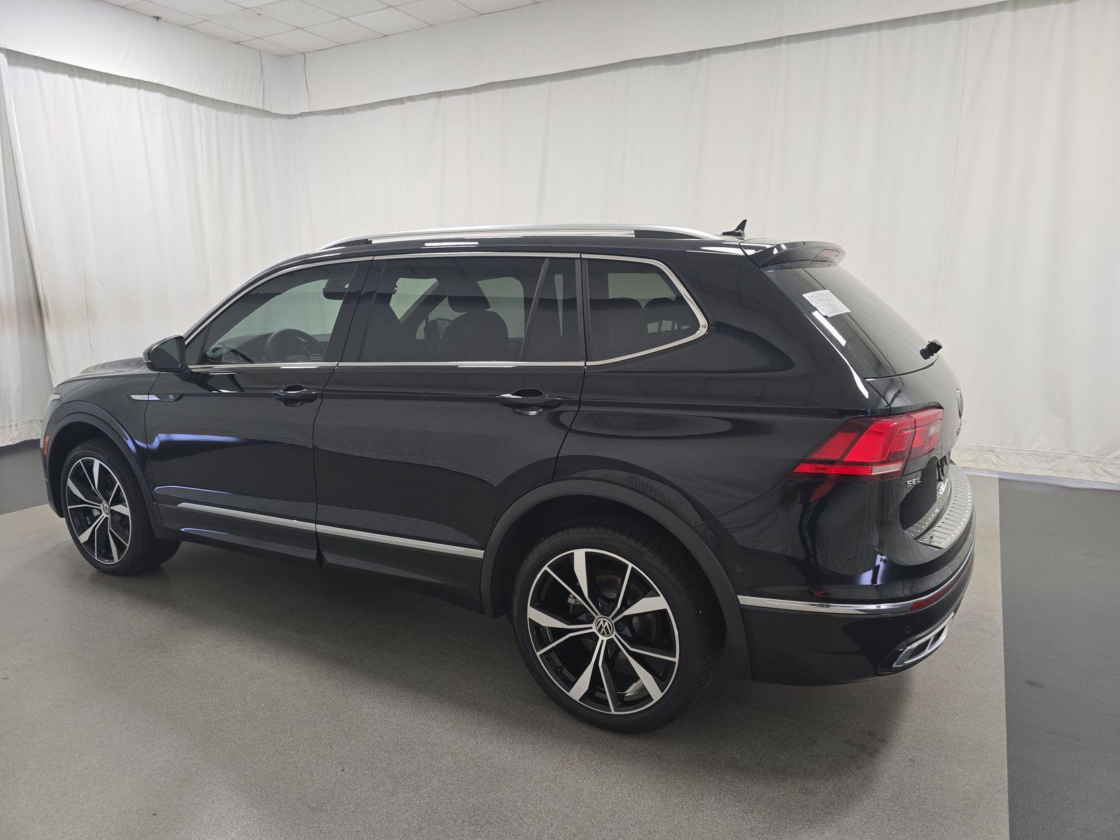 2024 Volkswagen Tiguan 2.0T SEL R-Line AWD