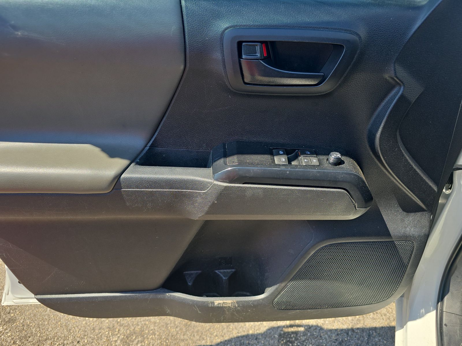 2023 Toyota Tacoma SR AWD