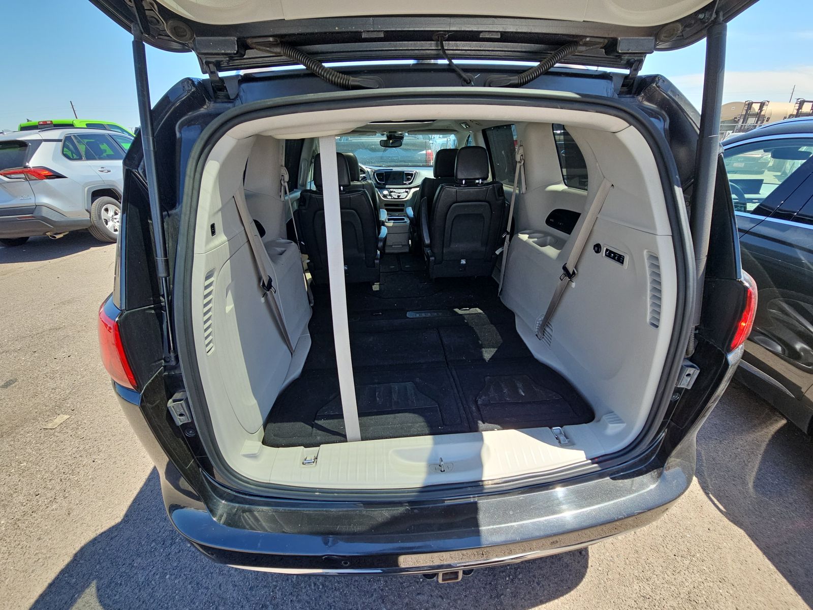 2018 Chrysler Pacifica Limited FWD