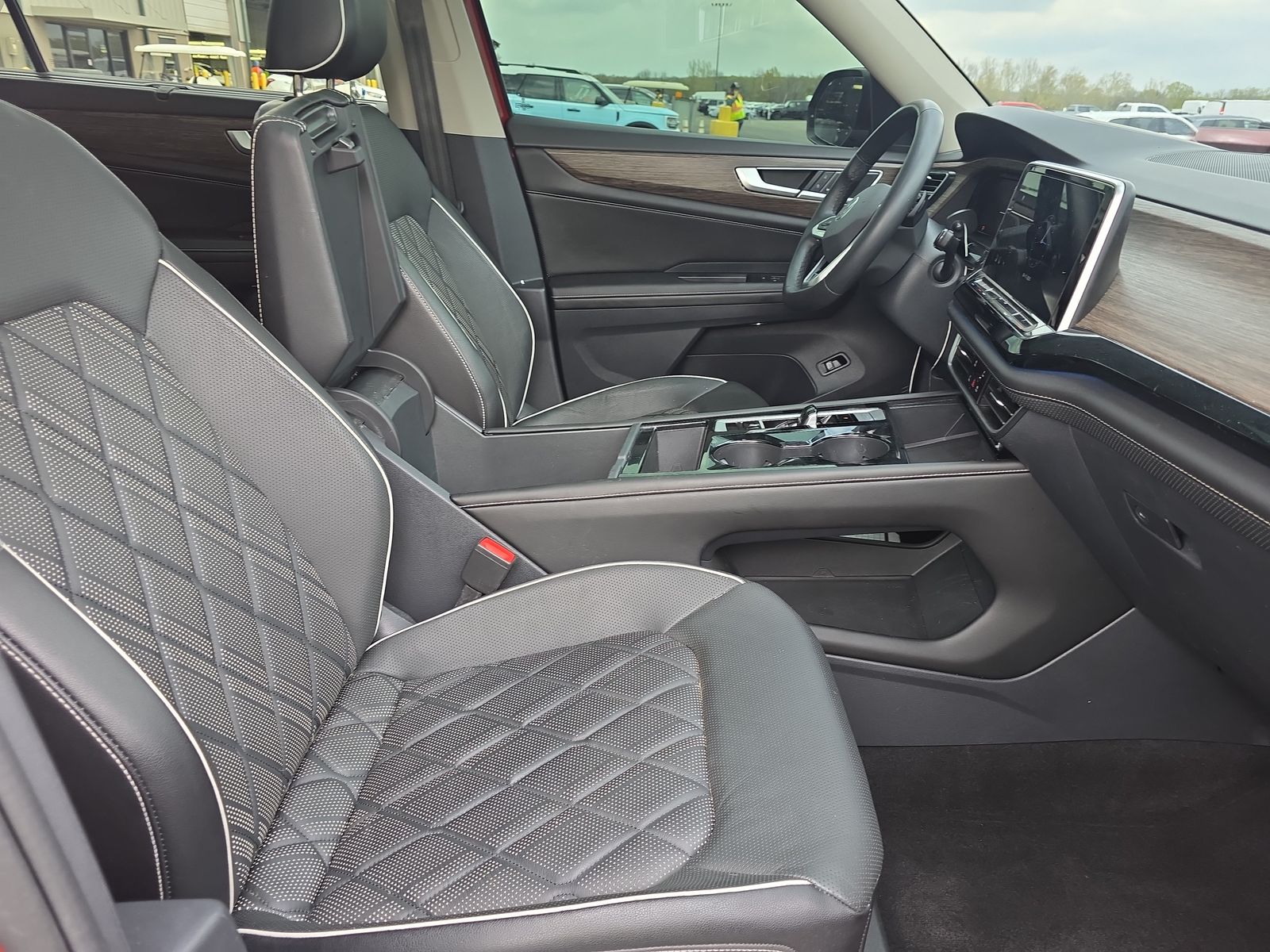 2024 Volkswagen Atlas 2.0T SEL Premium R-Line AWD