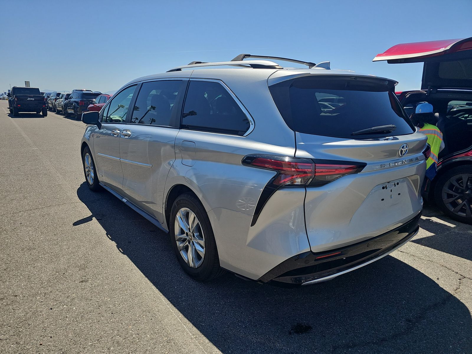 2021 Toyota Sienna Limited FWD
