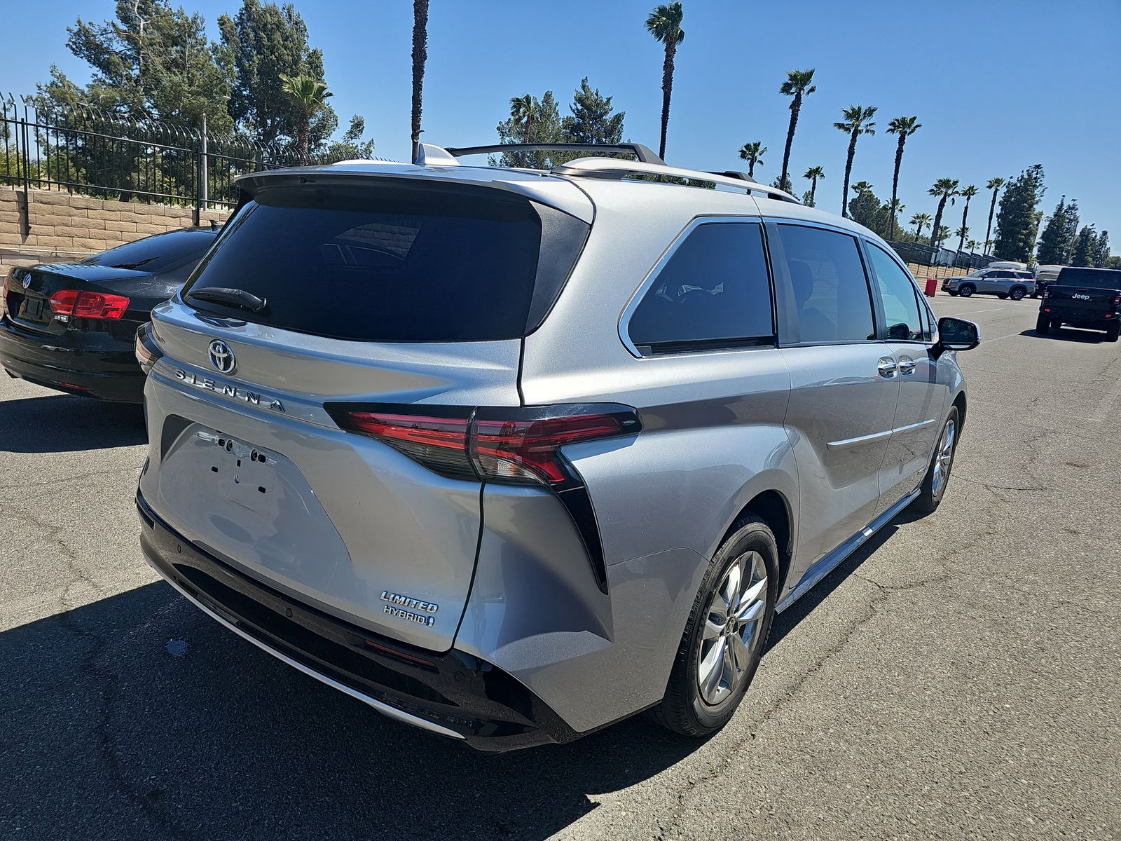 2021 Toyota Sienna Limited FWD