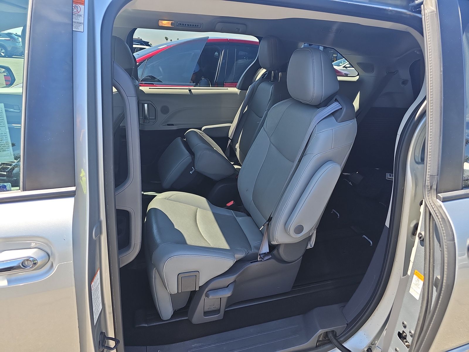 2021 Toyota Sienna Limited FWD