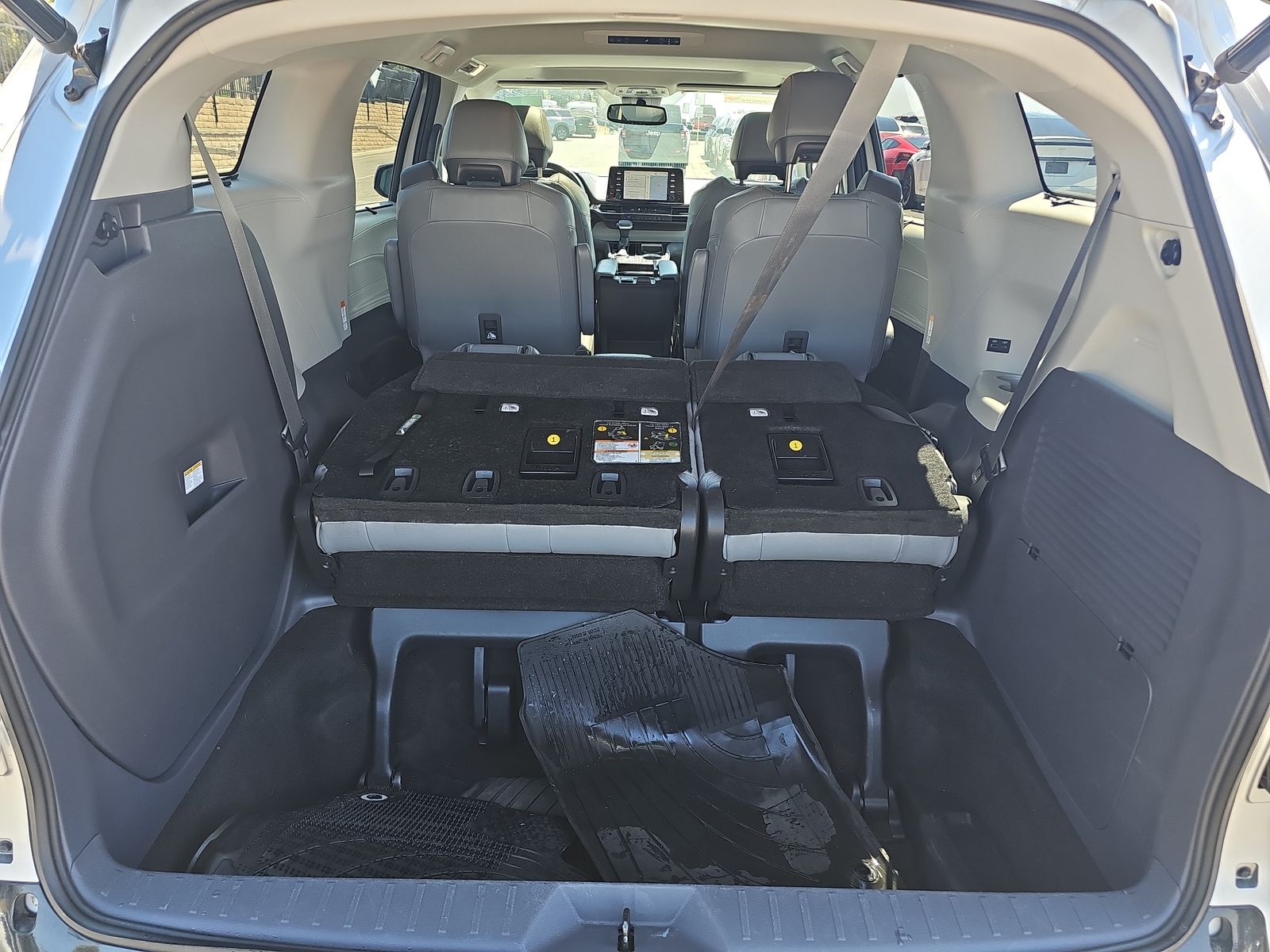 2021 Toyota Sienna Limited FWD