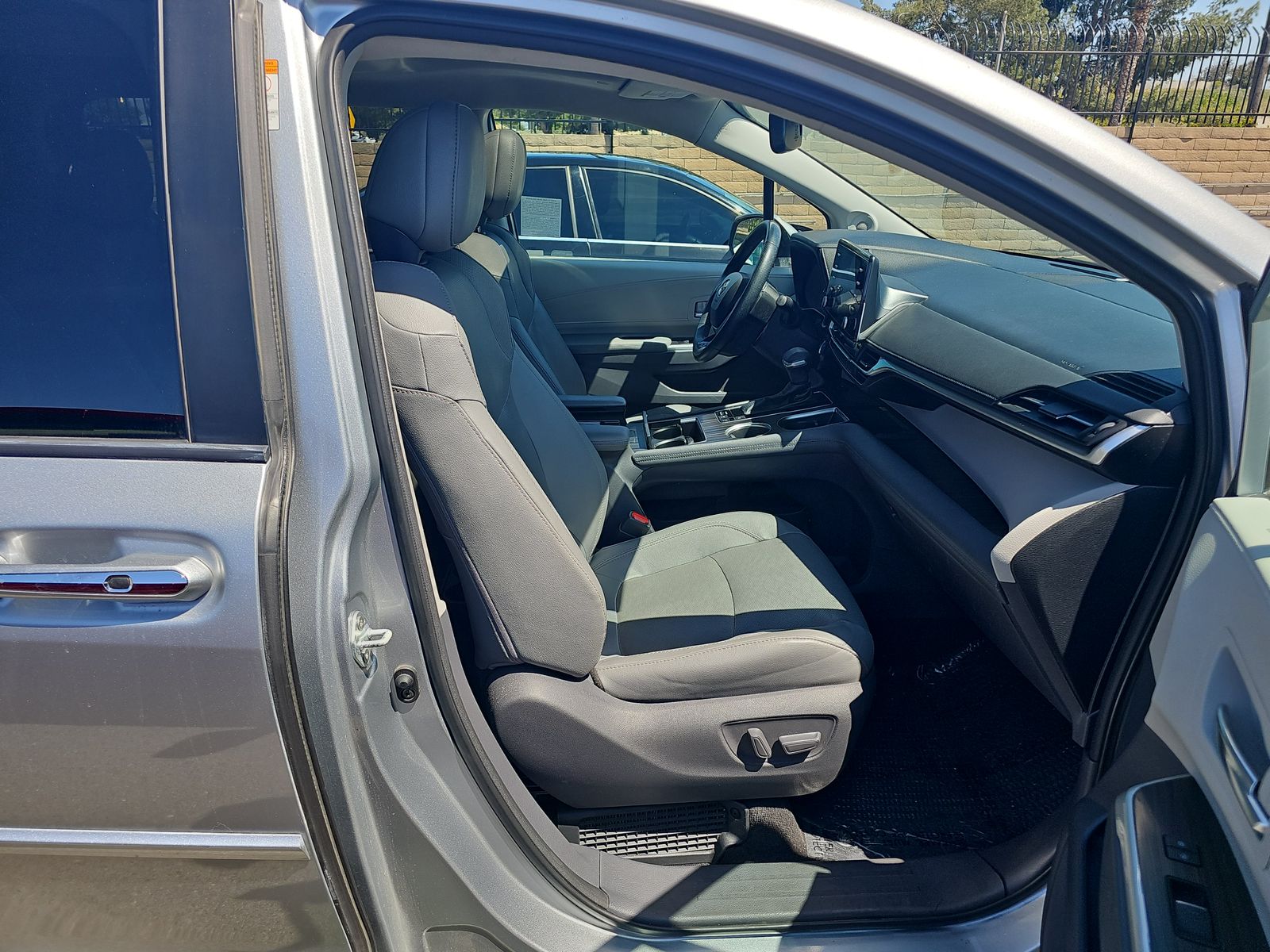 2021 Toyota Sienna Limited FWD