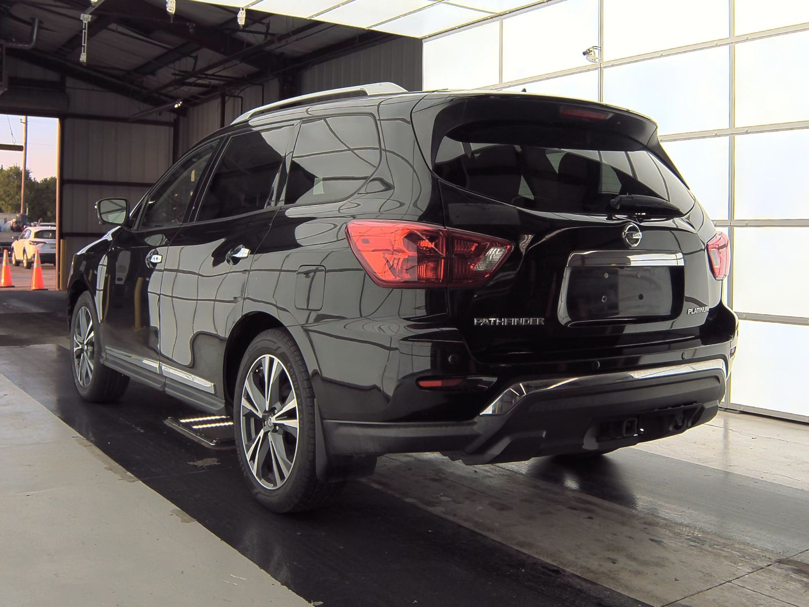 2018 Nissan Pathfinder Platinum FWD