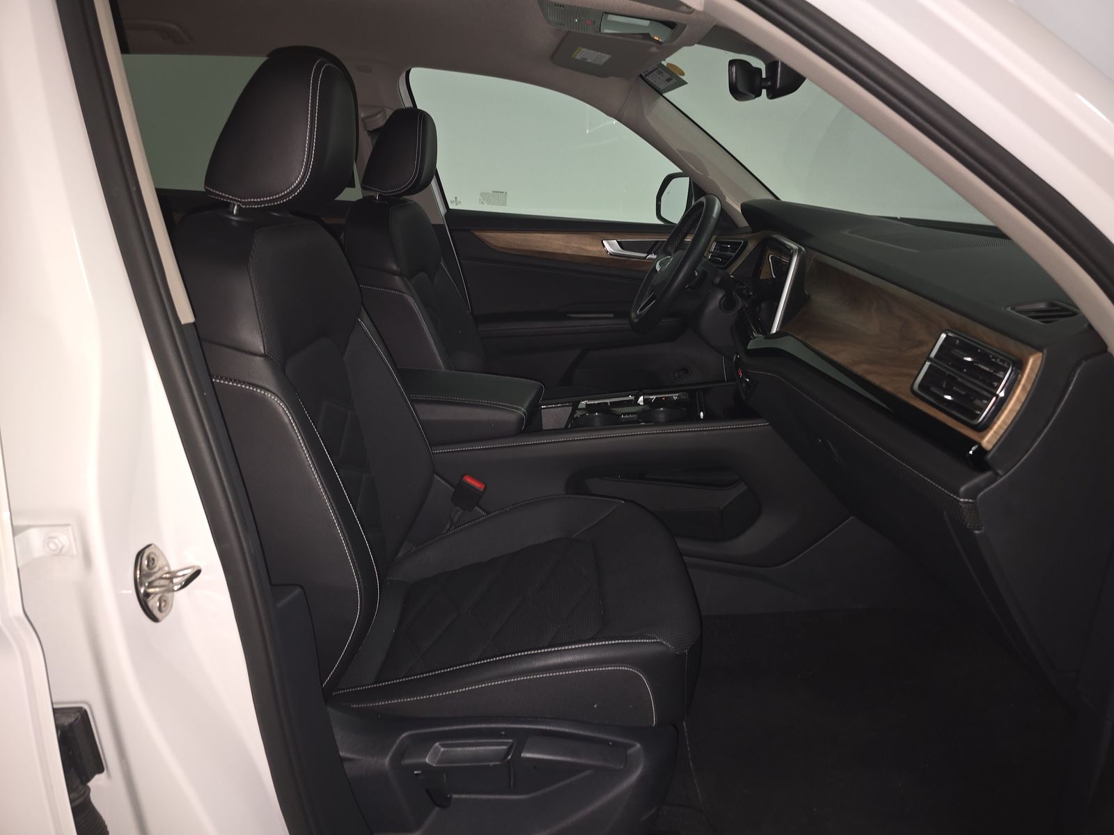 2024 Volkswagen Atlas 2.0T SE AWD