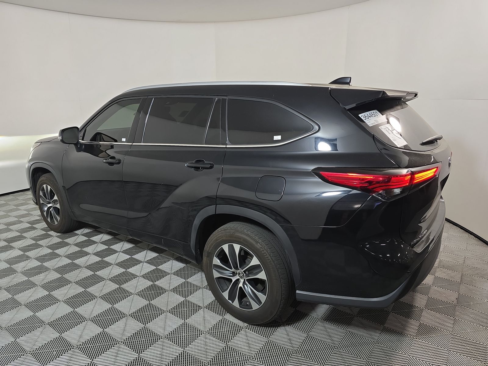 2022 Toyota Highlander Hybrid XLE FWD