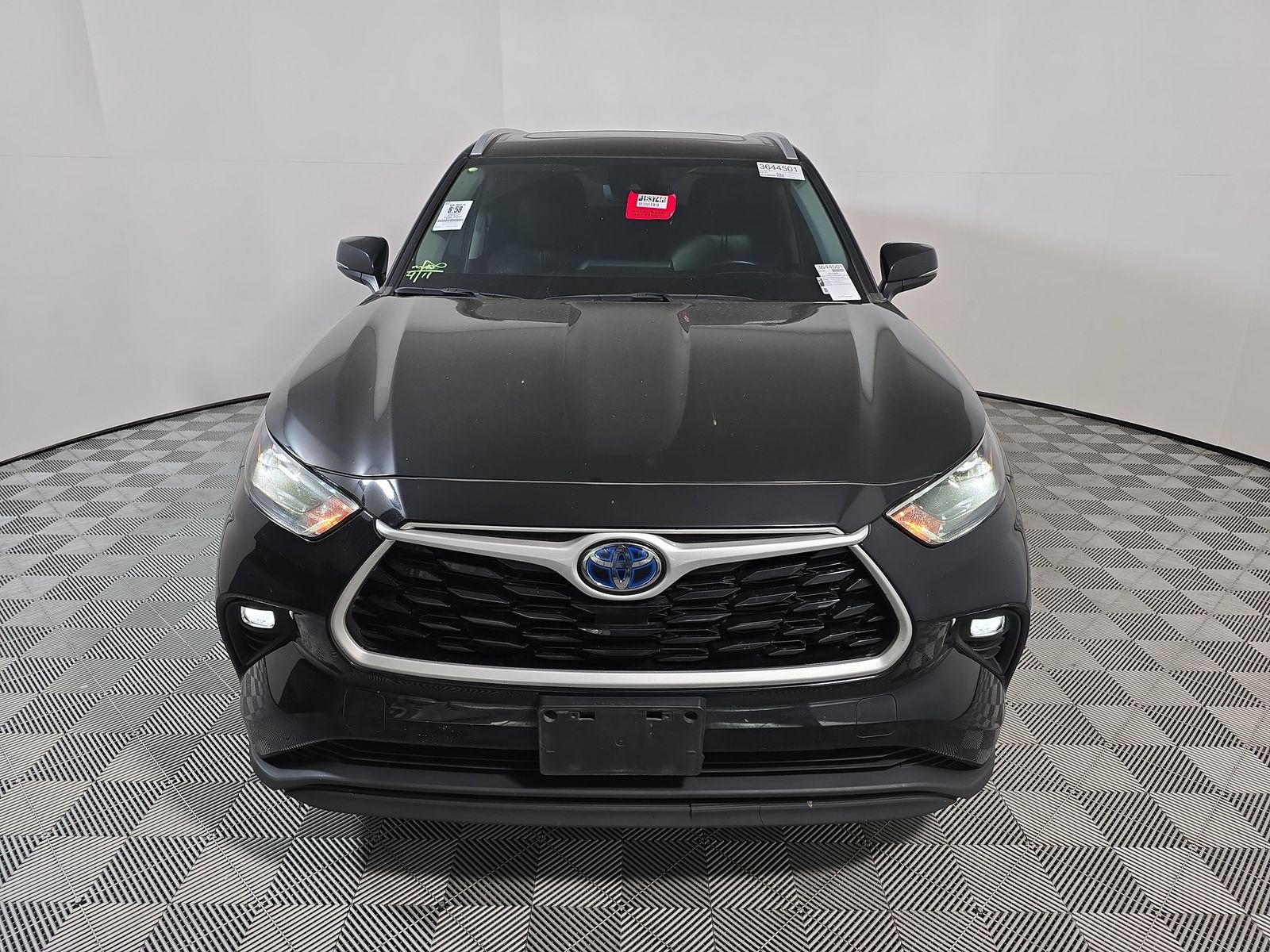 2022 Toyota Highlander Hybrid XLE FWD