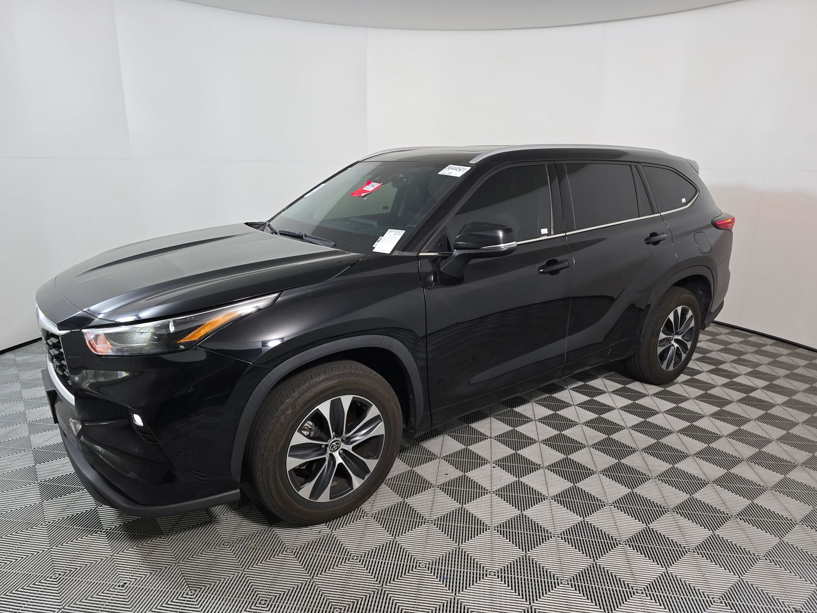 2022 Toyota Highlander Hybrid XLE FWD