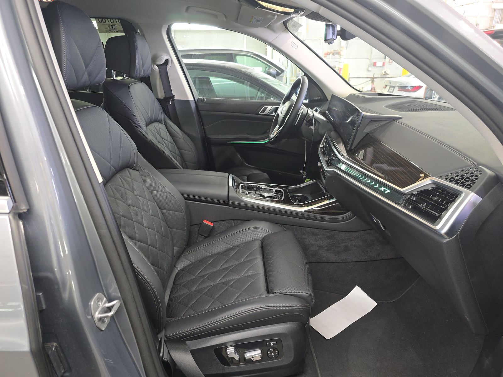 2025 BMW X7 xDrive40i AWD