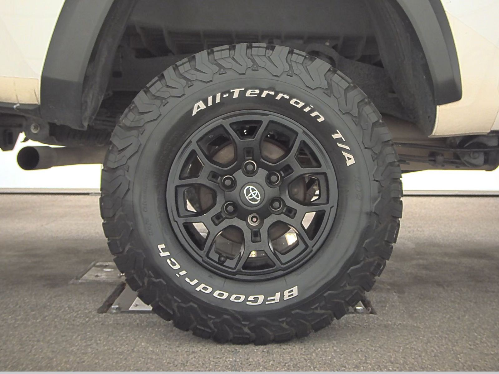 2022 Toyota Tacoma SR RWD