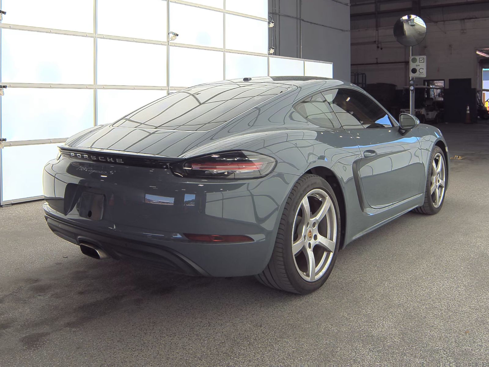 2017 Porsche 718 Cayman Base RWD