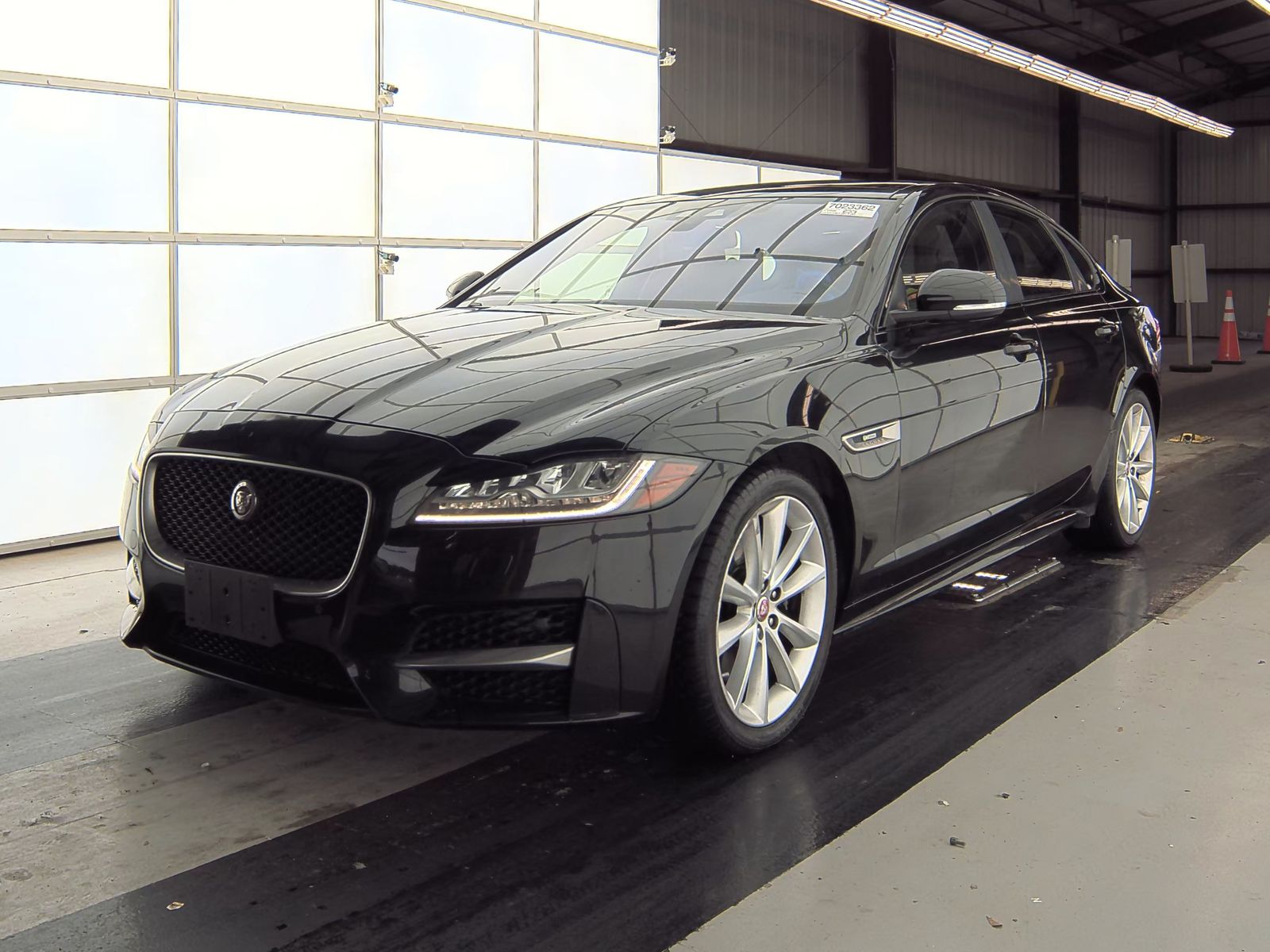 High-quality used cars Jaguar XF. Only Clean Title!