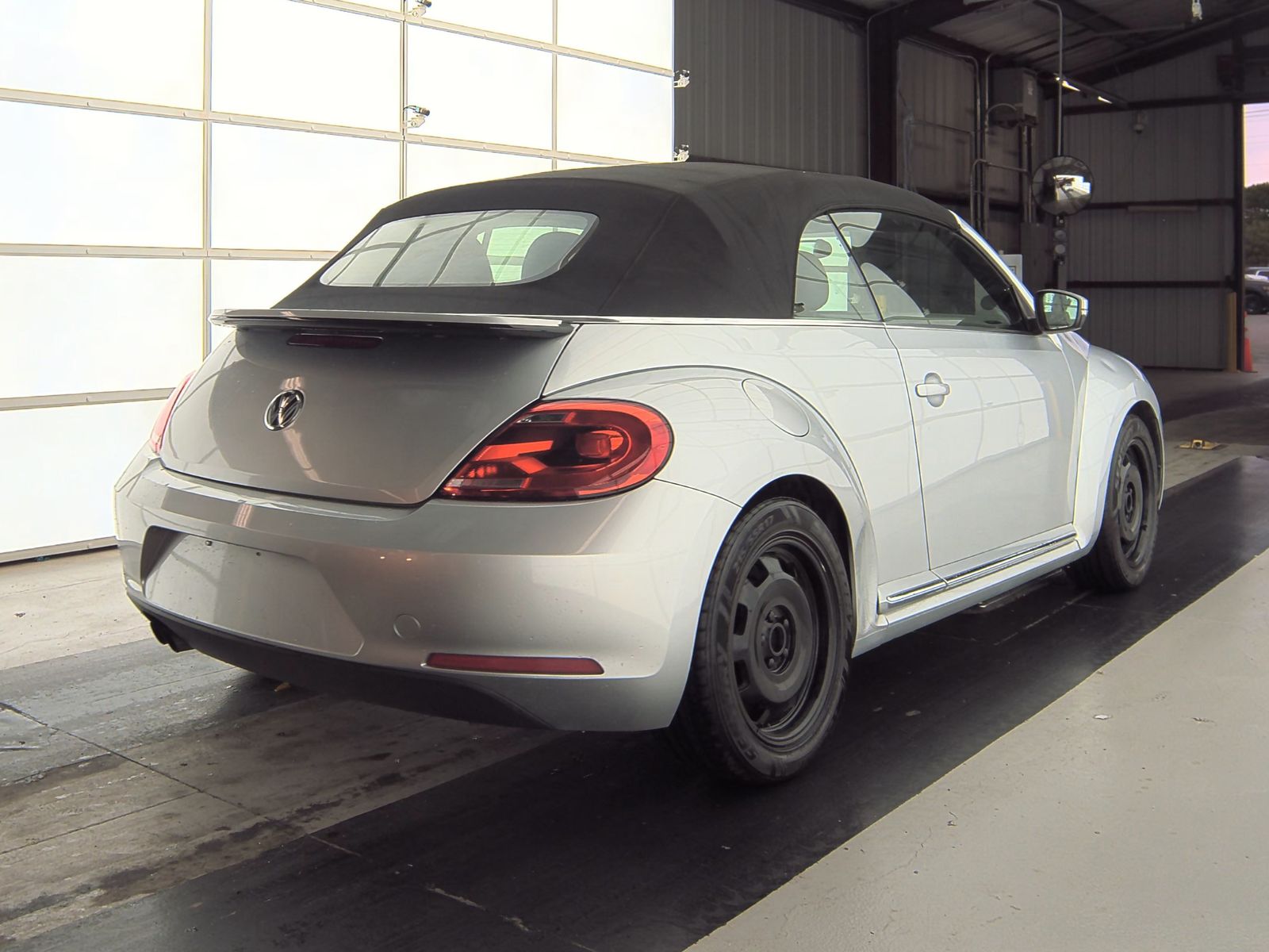 2015 Volkswagen Beetle 1.8T FWD