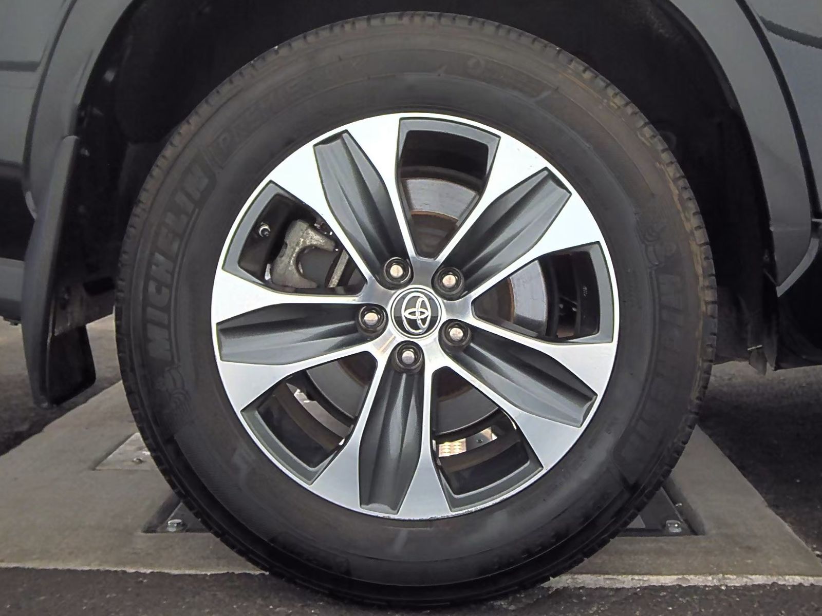 2021 Toyota Highlander XLE AWD