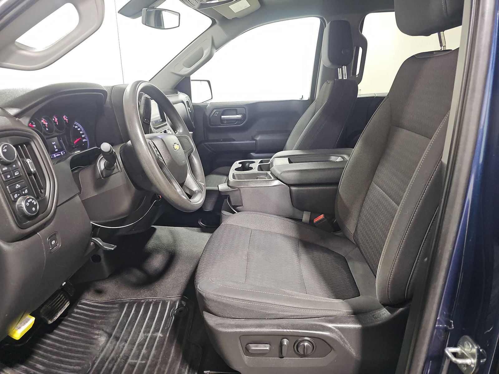 2022 Chevrolet Silverado 1500 LTD Custom AWD