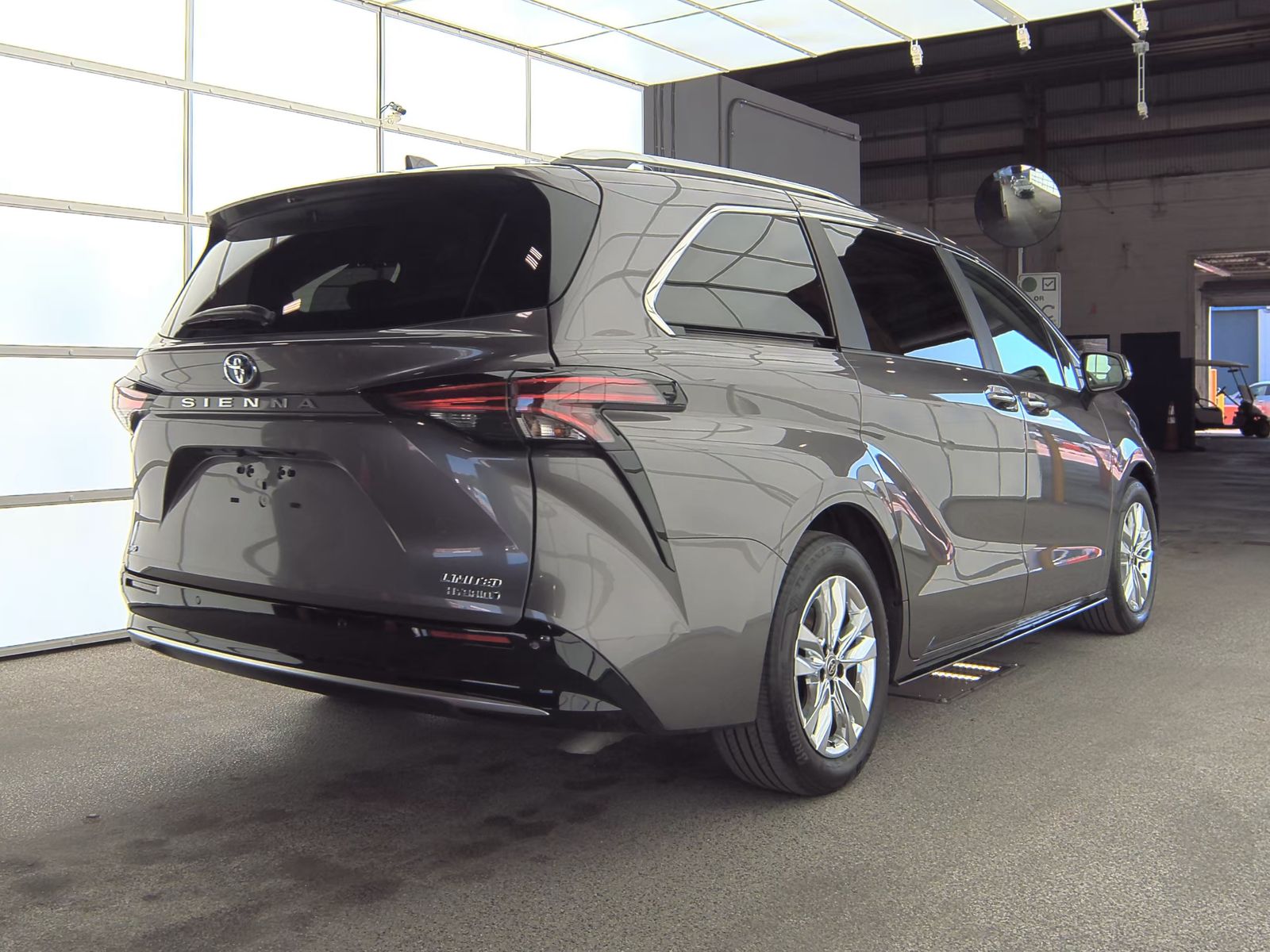 2024 Toyota Sienna Limited AWD