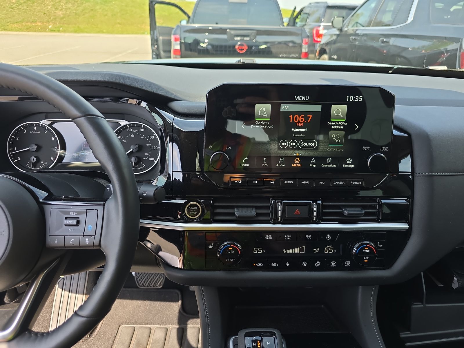 2024 Nissan Pathfinder SL FWD