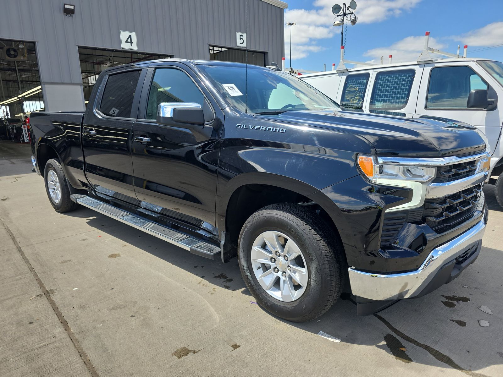 2024 Chevrolet Silverado 1500 LT RWD