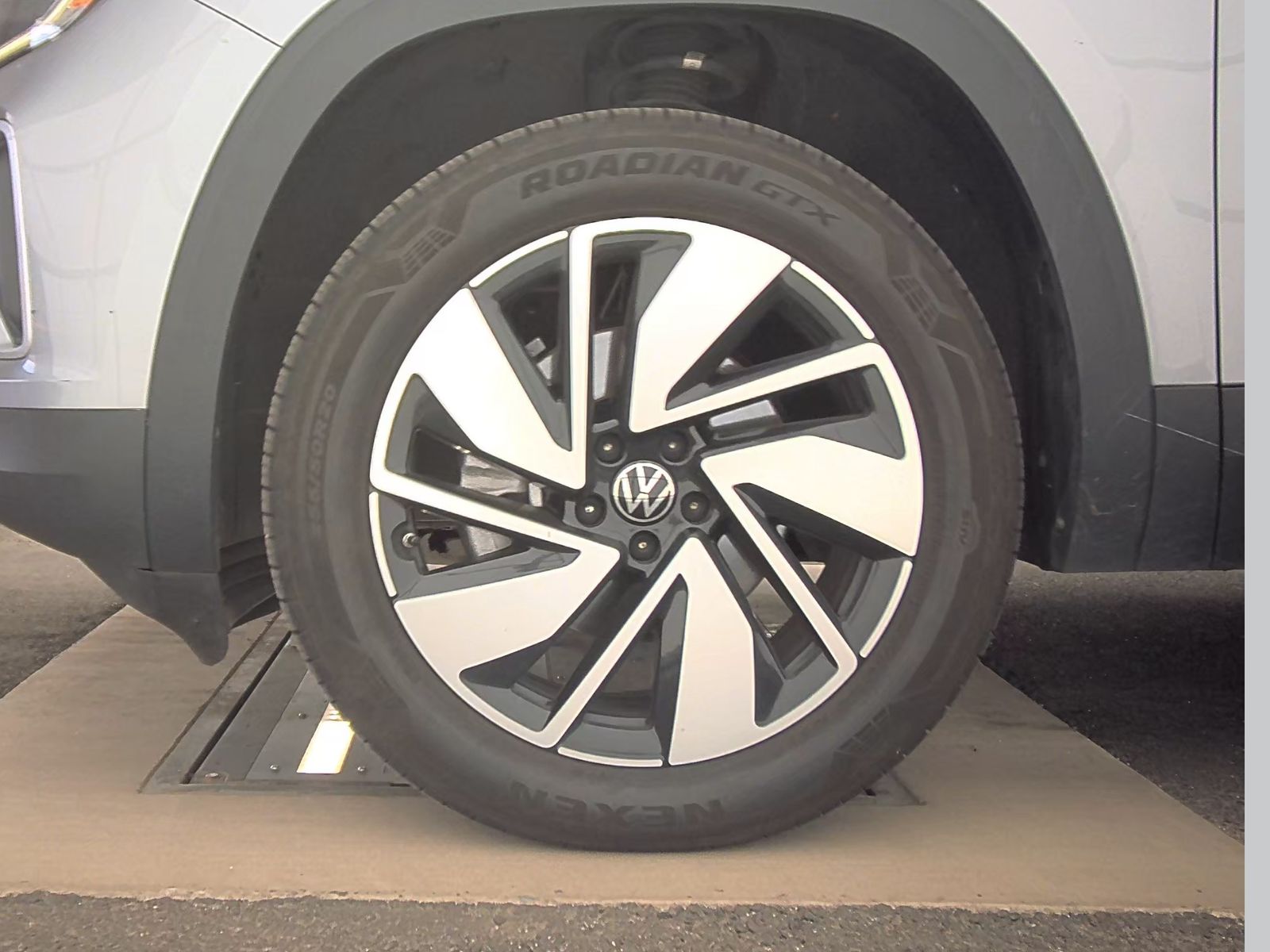 2024 Volkswagen Atlas 2.0T SE FWD