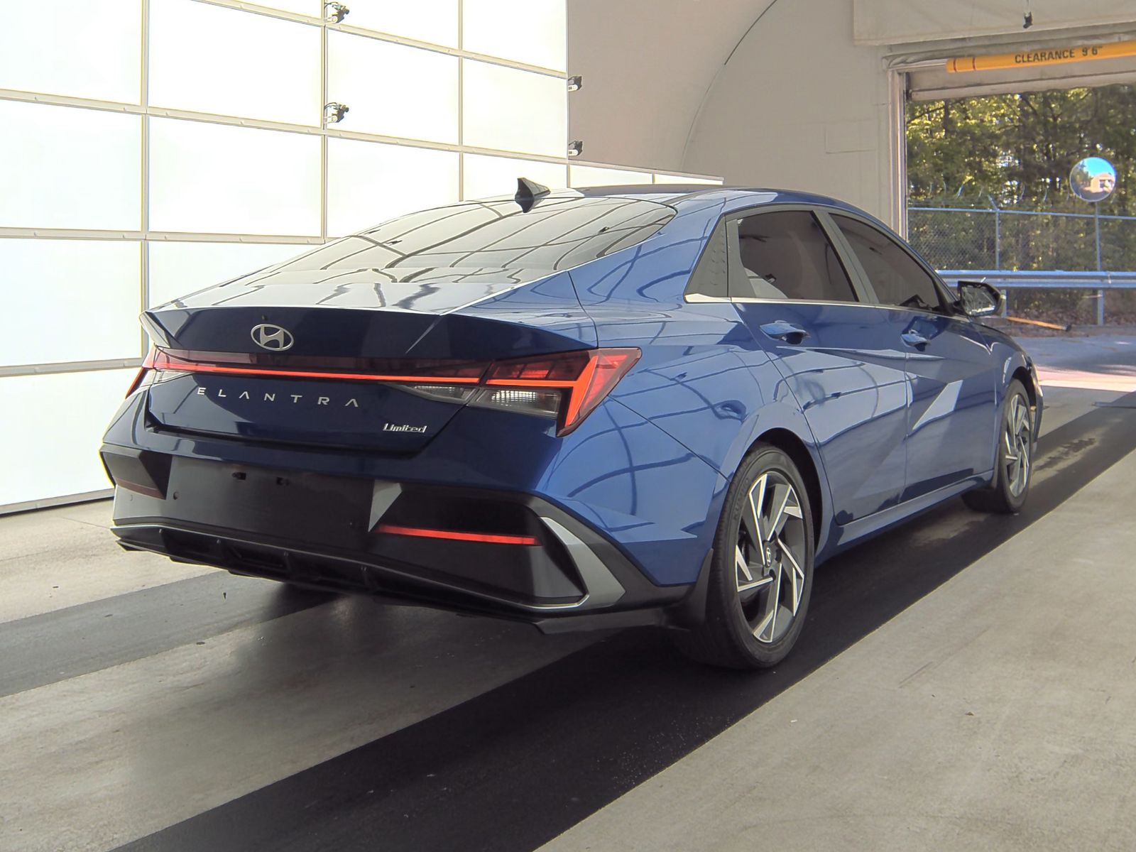 2024 Hyundai Elantra Limited FWD