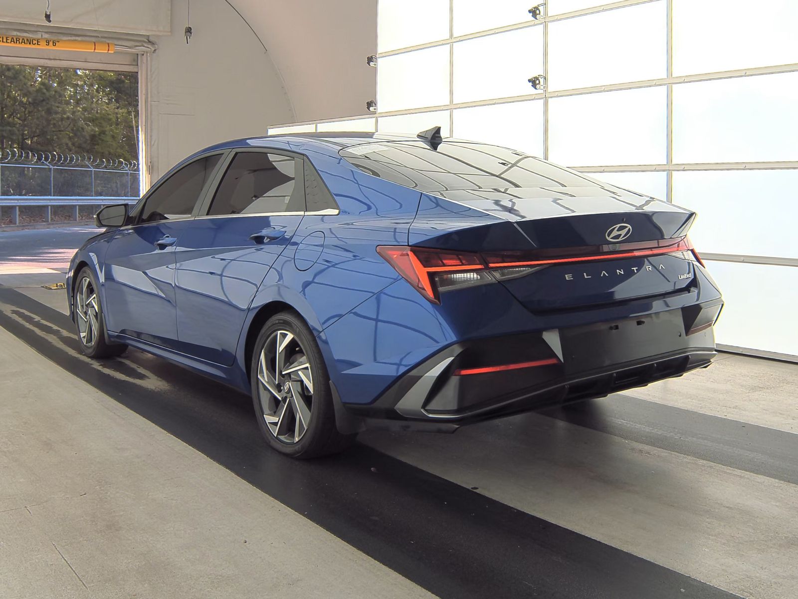 2024 Hyundai Elantra Limited FWD