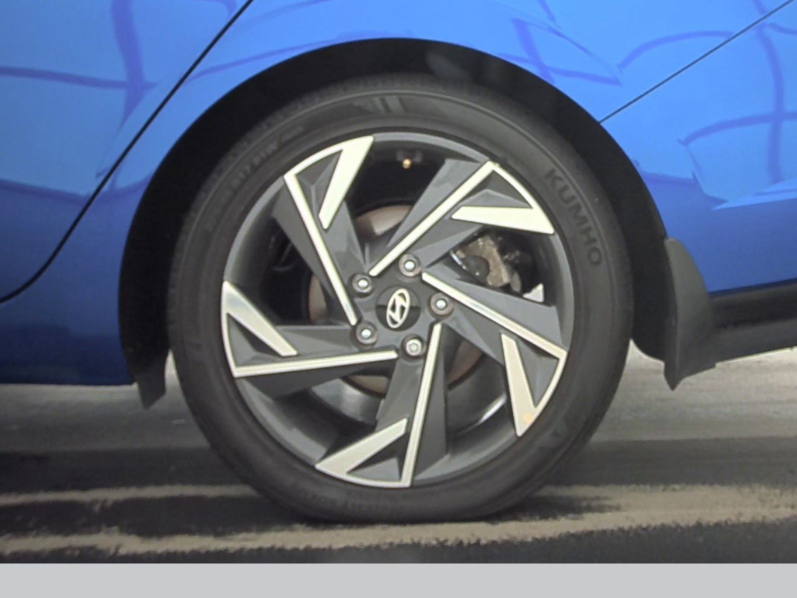 2024 Hyundai Elantra Limited FWD