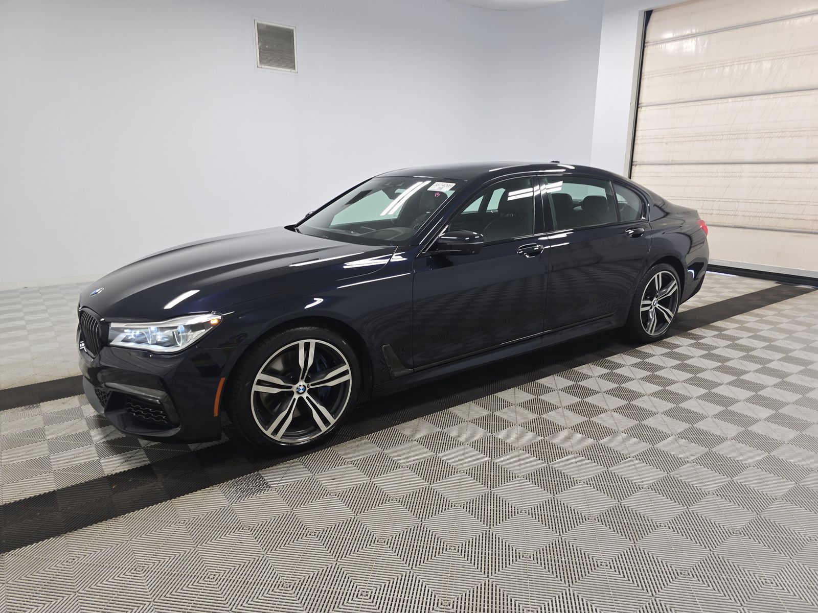2018 BMW 7 Series 750i RWD