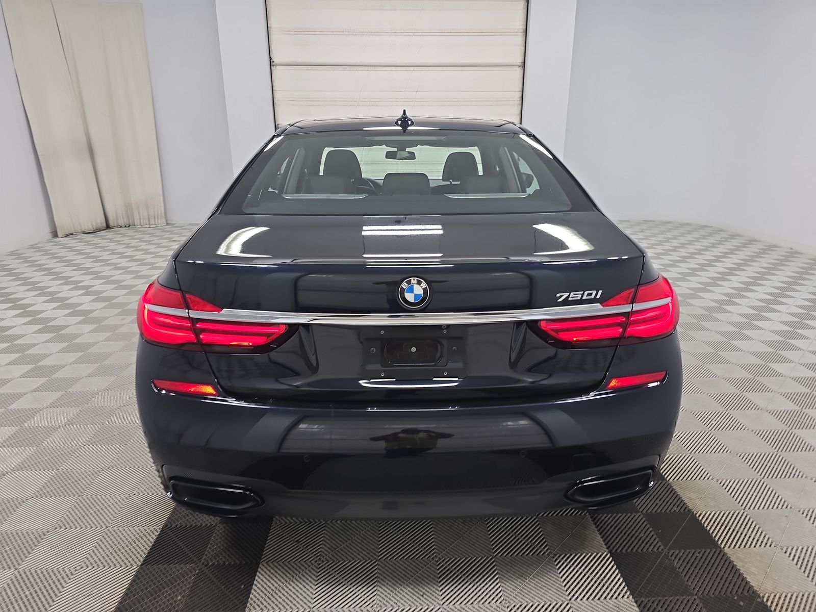 2018 BMW 7 Series 750i RWD