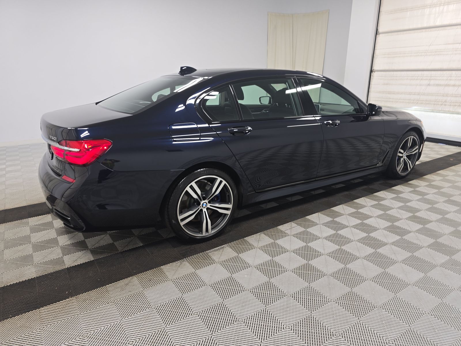 2018 BMW 7 Series 750i RWD