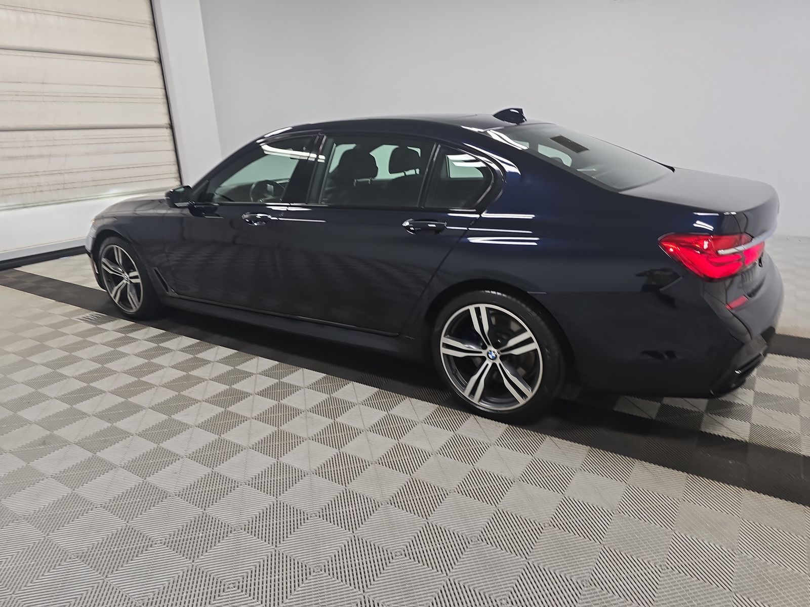 2018 BMW 7 Series 750i RWD