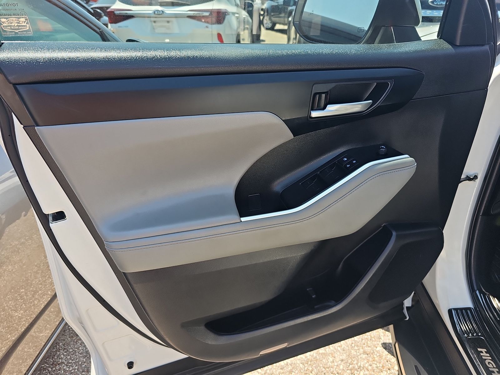 2023 Toyota Highlander Hybrid XLE FWD